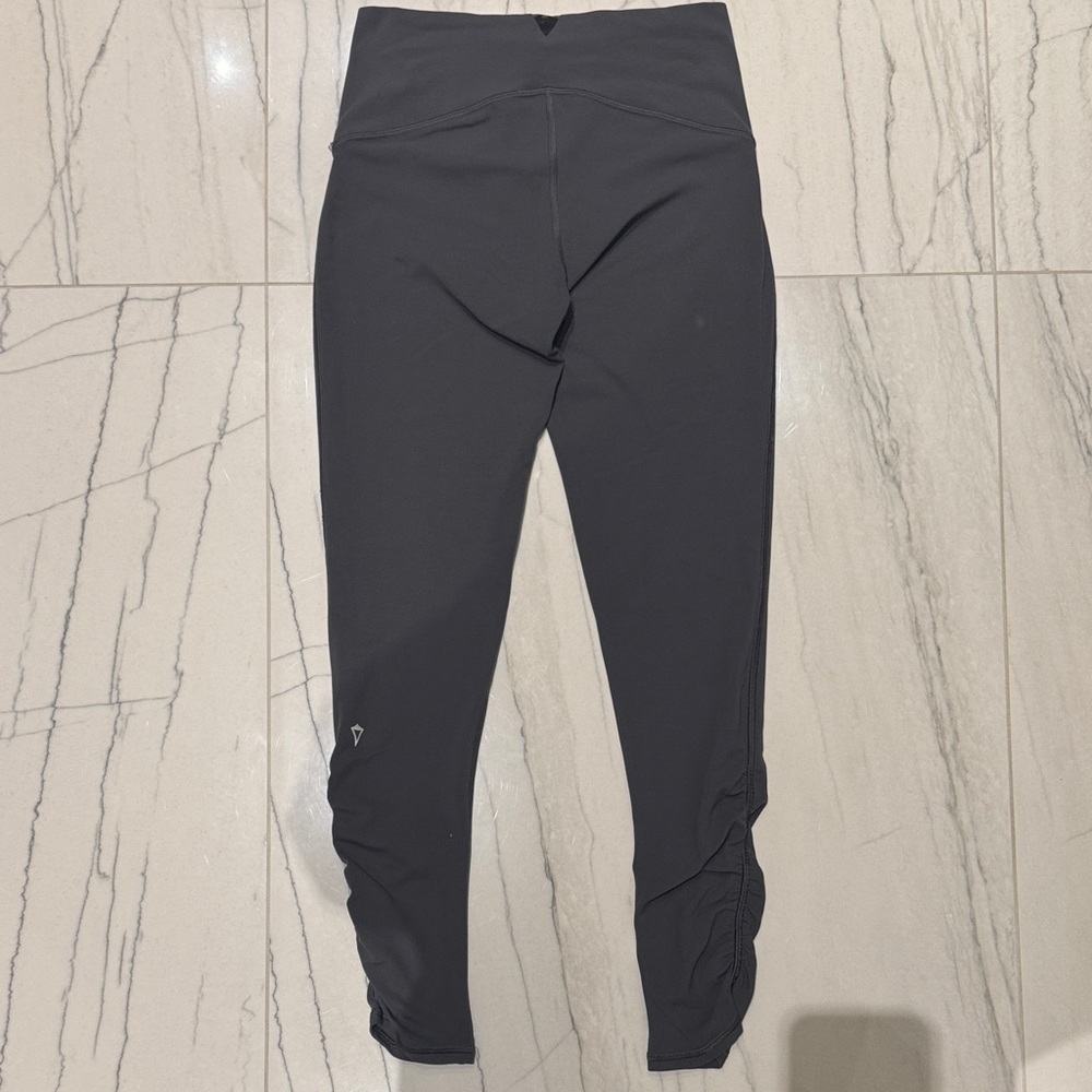 Ivivva- Cool Gray High-Waisted Ruched Ankle Leggings (Limited) - US 2